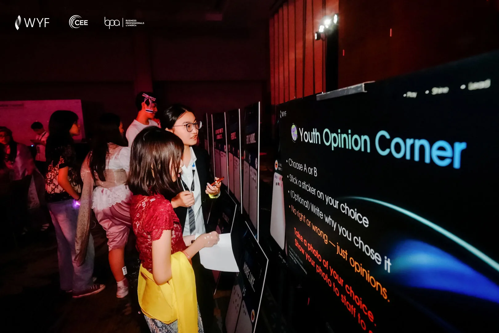 体验区：Youth Opinion Corner