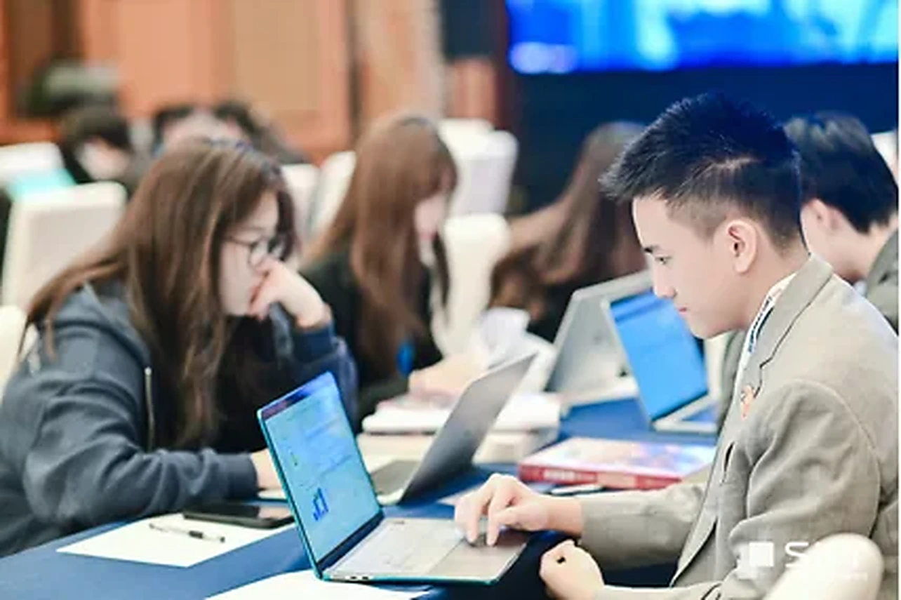 模拟经营：工作人员支持